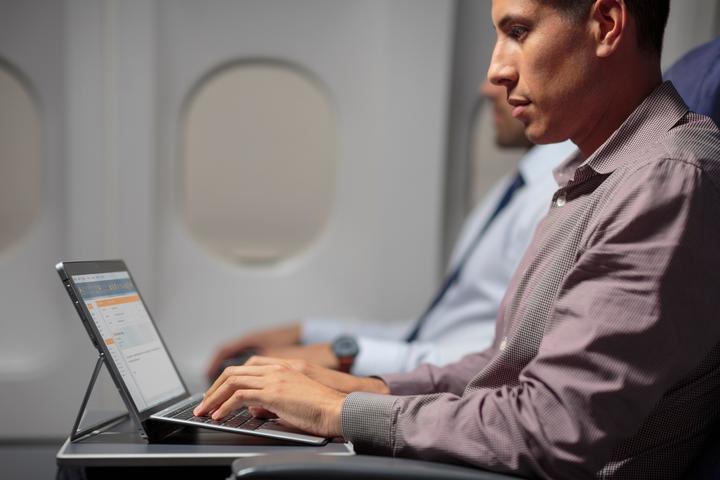 Actual product image HP Elite x2 1012 G2 - Tablet - with detachable keyboard - Core i5 7300U / 2.6 GHz - (12.30", 512 GB, 16 GB, Intel Core i5-7300U)