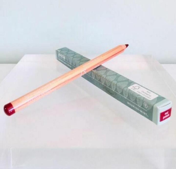 Produktbild Aveda Nourish-Mint Lip Liner 939 Dragon Fruit - Discontinued (939 Dragon Fruit)