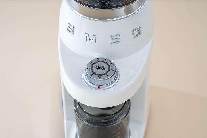 Actual product image Smeg Kaffeemühle 50's Style