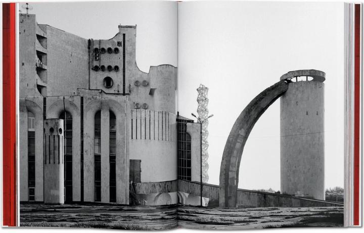 Produktbild Cosmic Communist Constructions Photographed (Deutsch, Frédéric Chaubin, 2011)