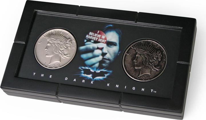 Noble Collection Batman The Dark Knight Replik Harvey Dent Two-Face Muenzen