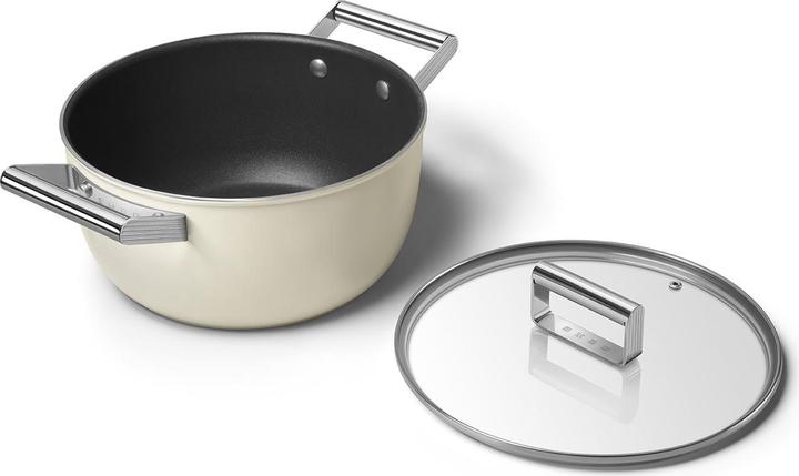 Produktbild Smeg CKFC2411CRM Schmortopf Ø 24 cm mit Glasdeckel, 2 Griffe, creme (24 cm, Bräter + Schmortopf)