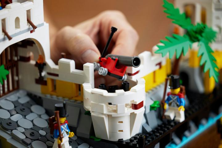 Produktbild LEGO Eldorado Fortress (10320, LEGO Icons, LEGO Seltene Sets)