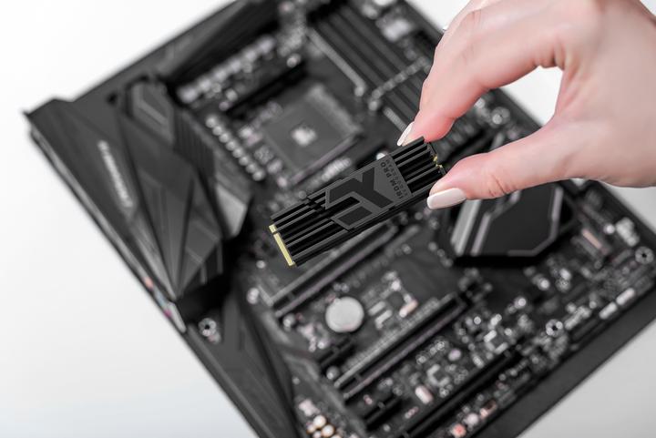 Produktbild Goodram IRDM PRO 4TB M.2 PCIe Gen4x4 (4000 GB, M.2 2280)