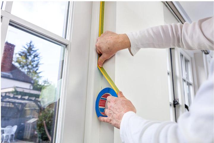 Produktbild tesa 4460 2in1 Präzisionskrepp, doppellagiges Malerband, UV- und wetterbeständig, 25mm x 25m (25 mm)