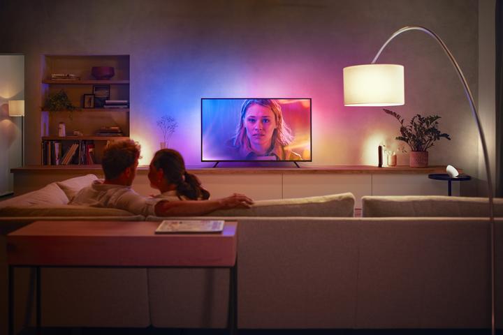 Produktbild Philips Hue Play Gradient Lightstrip 55" (RGBW, 216.50 cm, Indoor)