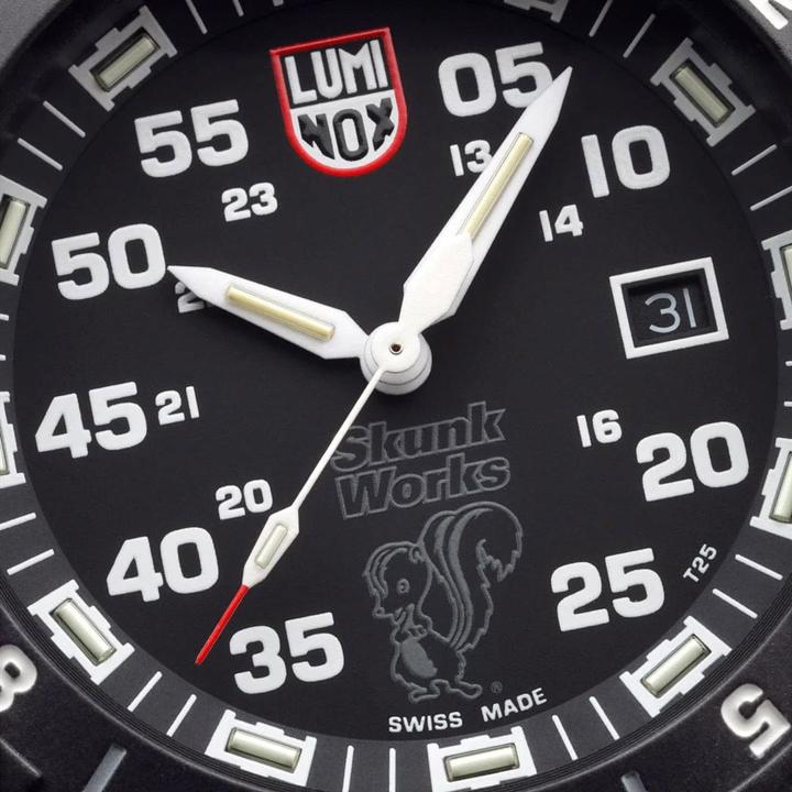 Image du produit Luminox F-117 Nighthawk 6440 Series Skunk Works Heritage (Horloge analogique, Swiss Made, 44 mm)