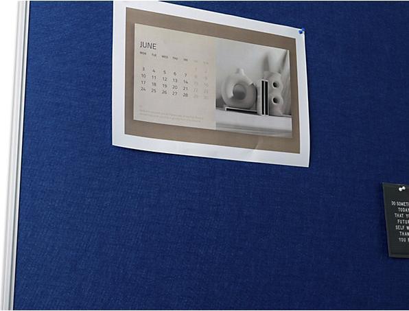 Produktbild eurokraft basic Pinnboard, Stoffbezug, blau, BxH 900x600 mm (Pinnwand, 90 x 60 cm)