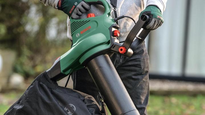 Immagine prodotto Bosch Home & Garden Aspiratore da giardino UniversalGardenTidy 2300 (Corrente elettrica, Aspirafoglie, Soffiafoglie, Aspiratore e soffiatore)