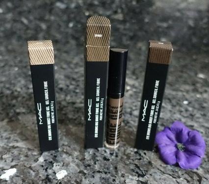 Immagine prodotto MAC Cosmetics Eye Brows Big Boost Fibre Gel (Stregoneria)