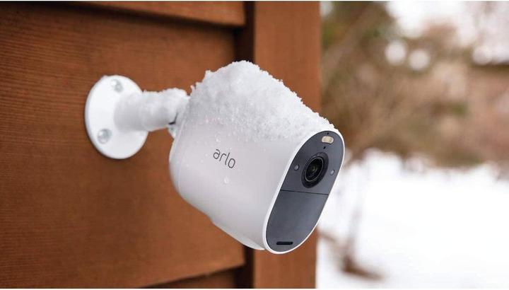 Image du produit Arlo Essential Spotlight, pack de 3 caméras, blanc (1920 x 1080 Pixels)