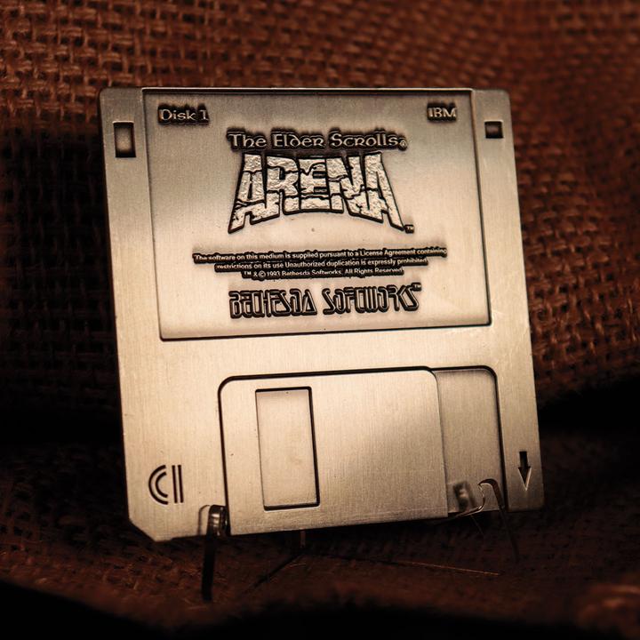 Actual product image Fanattik The Elder Scrolls Replica Arena Floppy Disc Limited Edition