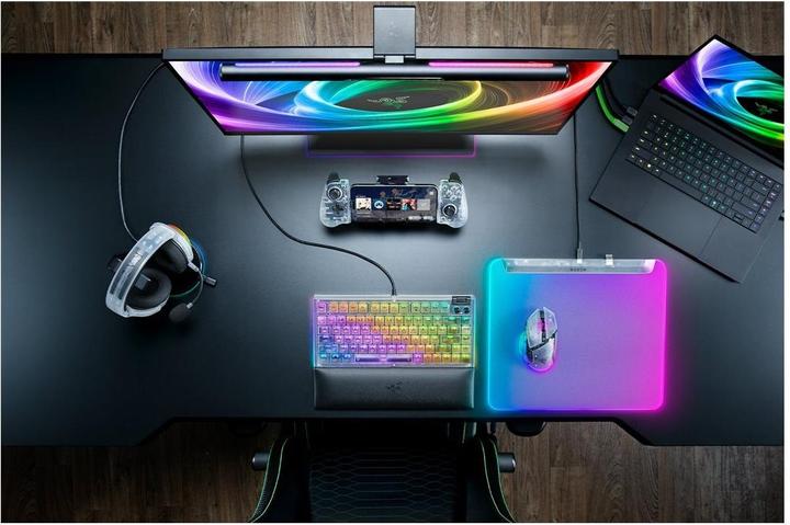 Actual product image Razer Firefly V2 Pro (M)