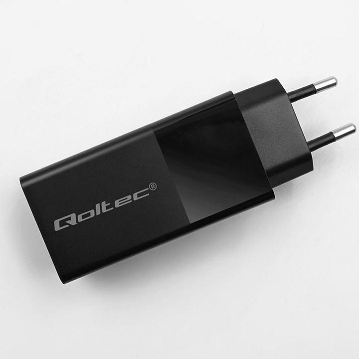 Actual product image Qoltec Ładowarka GaN POWER PRO | 1xUSB-C | 1xUSB | 100W | 5-20V | 1.5-3.35A | PD | Czarna (100 W, 2 ports)