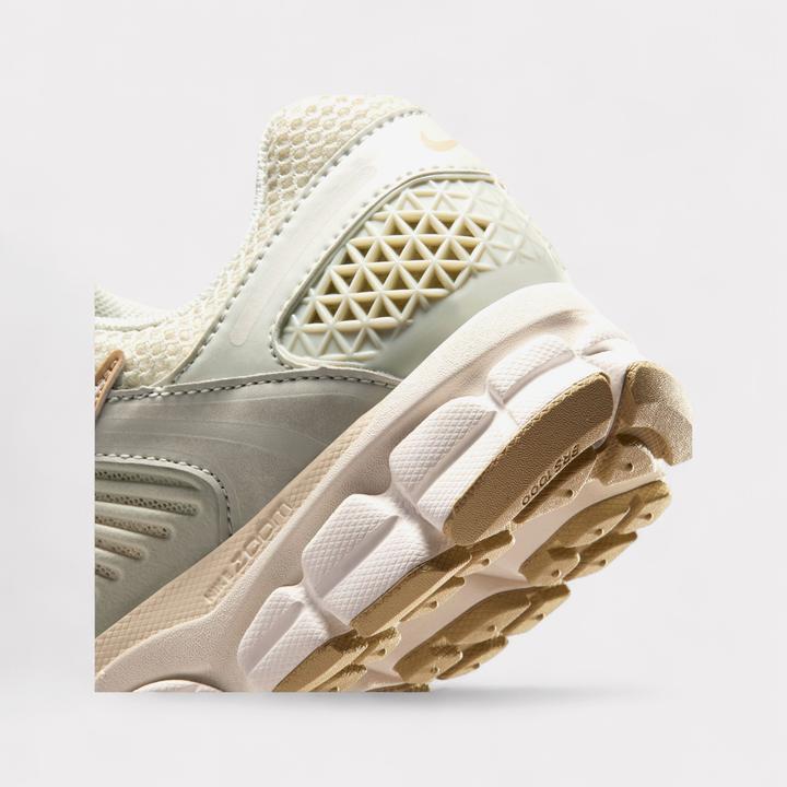 Image du produit Nike Zoom Vomero 5 (41)