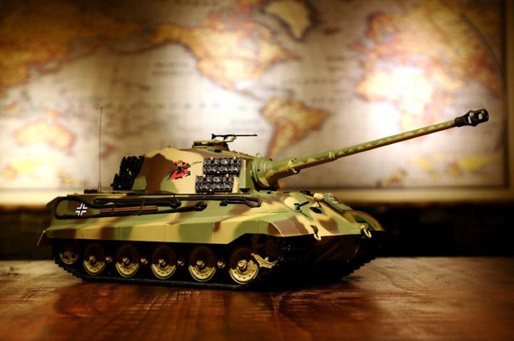 Actual product image Es-toys Heng Long RC Tank Dt. Königstiger