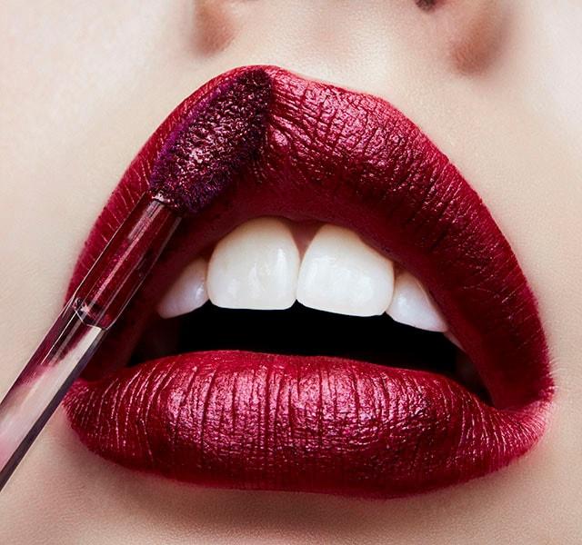 Produktbild MAC Cosmetics Retro Matte Liquid Lipcolour (Love Weapon)