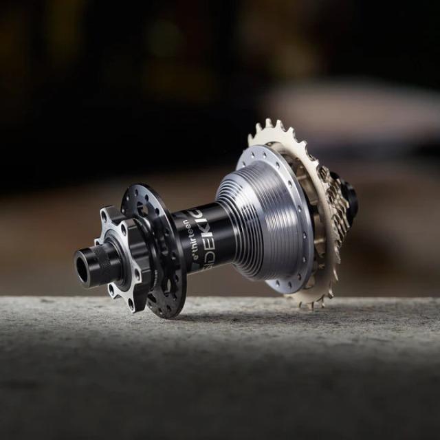 Actual product image e*13 Sidekick Superboost Hub RW, 32 H., 157x12mm, SRAM XD, black/sterling silver (Disc brake 6-hole)