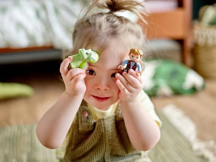 Image du produit LEGO Éruption du T. Rex et du Triceratops (10939)