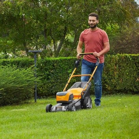 Actual product image Komelon LAWNMOV CORDLE SPEC 48ESKIT 48V 5AH 46CM (Rechargeable battery operated)