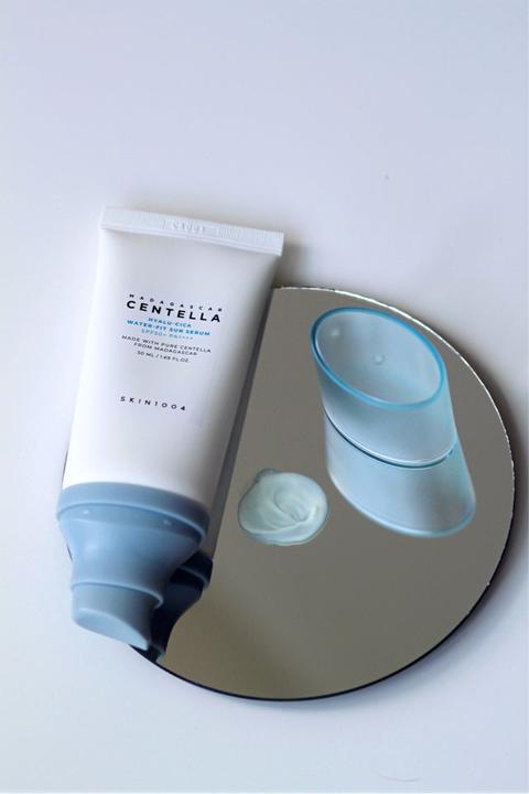 Produktbild Skin1004 Madagascar Centella Hyalu-Cica Water-Fit Sun Serum (SPF 50+, 50 ml, 50 g)
