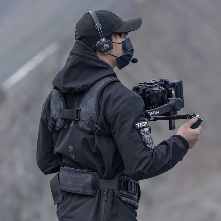 Immagine prodotto Tilta Sistema di supporto gimbal leggero a doppia impugnatura (Maniglia cardanica)