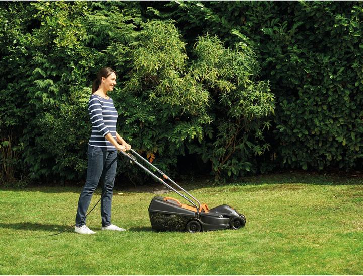 Actual product image Black & Decker Electric lawn mower (Electrical connection)