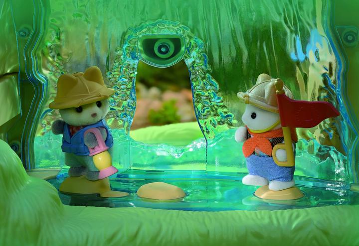 Produktbild Sylvanian Families Abenteuerspielplatz Wasserfall