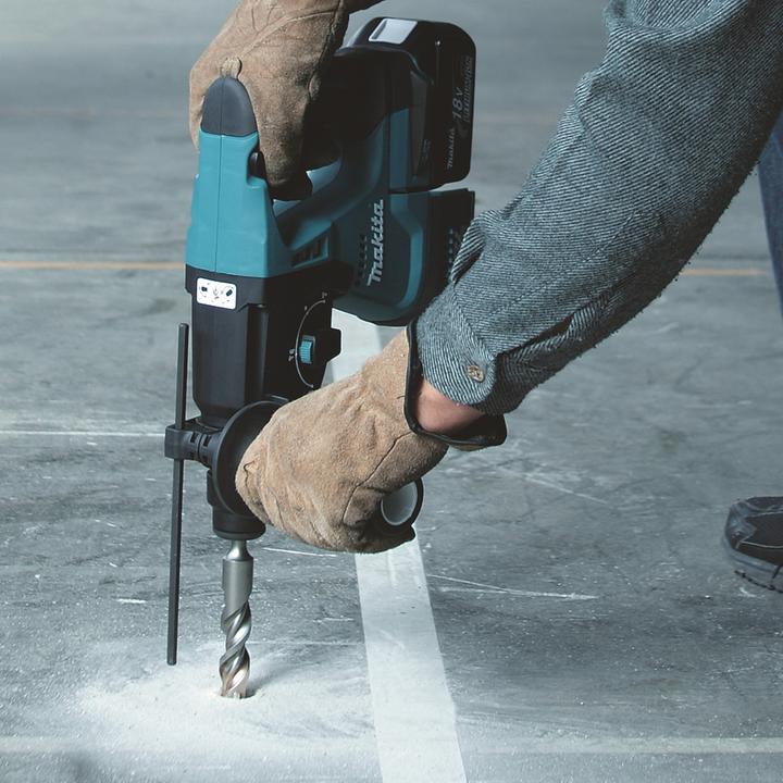 Actual product image Makita DHR243RTJB (Rechargeable battery operated)
