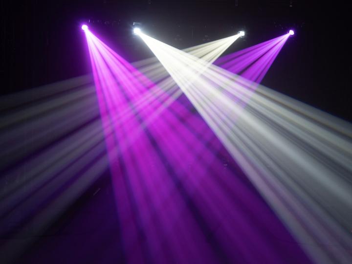 Image du produit Eurolite Barre de balayage LED Twin (Célibataire)