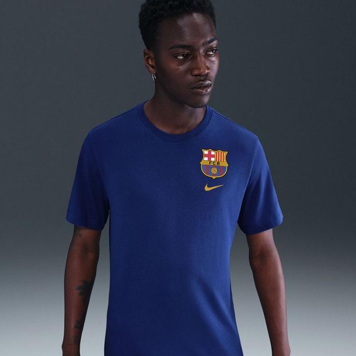 Image du produit Nike FC Barcelona Crest Tee Herren T-Shirt (M)