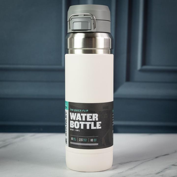 Actual product image Stanley 1913 Quick-Flip Wasserflasche (1.06 l)
