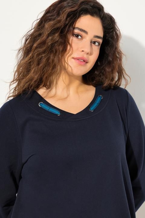 Image du produit Ulla Popken Robe en molleton, décolleté rond et manches longues. Lien fantaisie et poches. (50, 52)