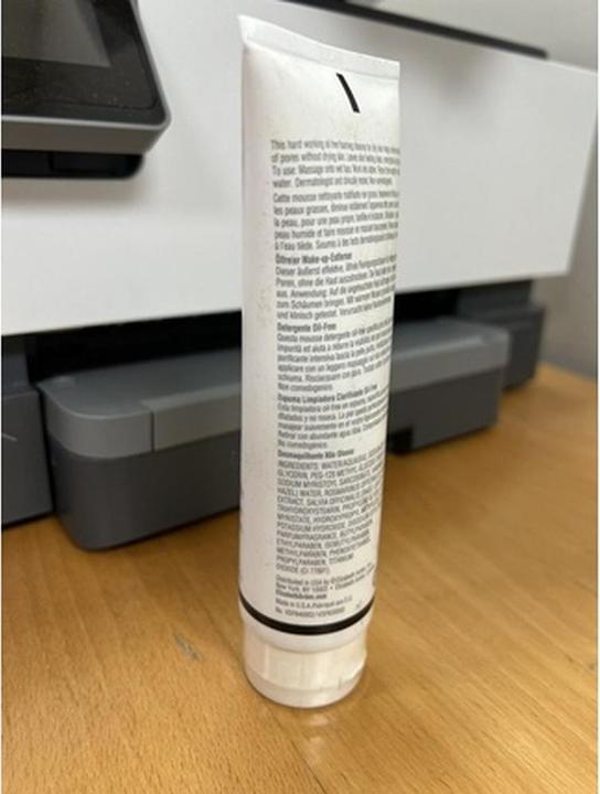 Actual product image Elizabeth Arden Visible Difference Oil-Free Cleanser 4.2 Oz (Cleansing lotion, 125 ml)