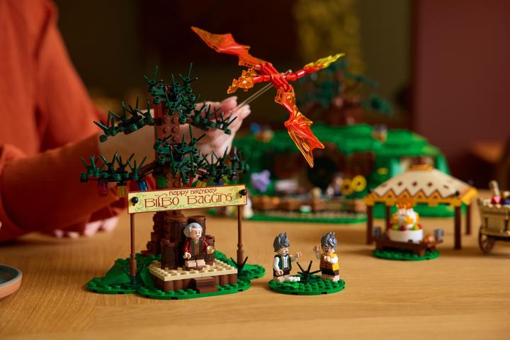 Immagine prodotto LEGO Der Herr der Ringe: Das Auenland (LEGO Icons, Set LEGO rari)