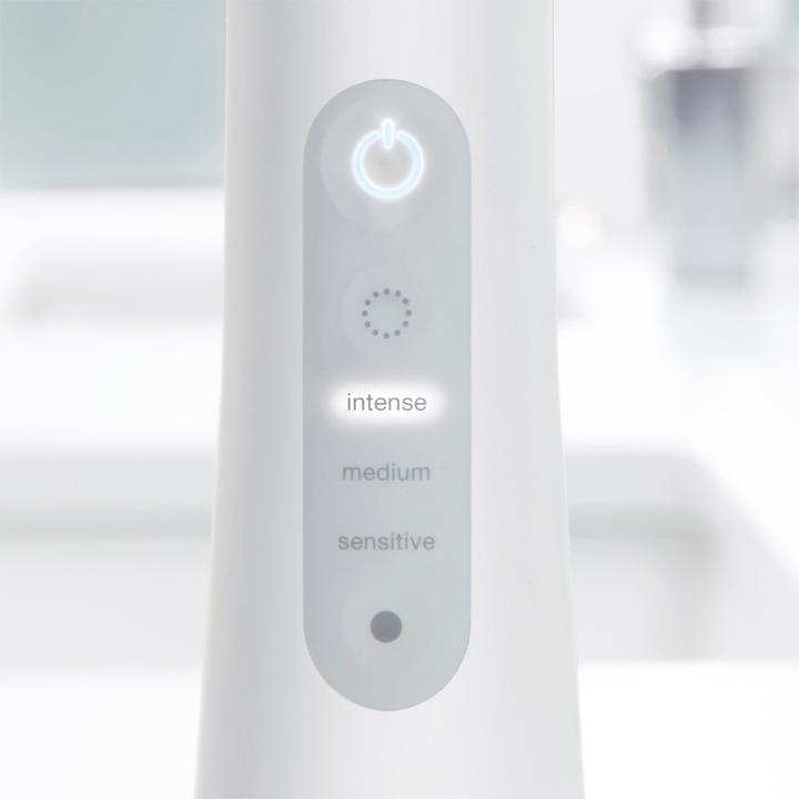 Actual product image Oral-B AquaCare 6