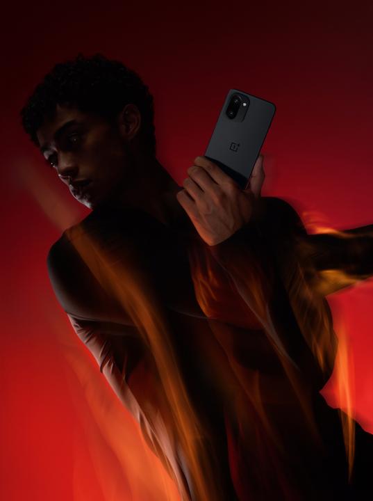 Produktbild OnePlus 15R (512 GB, Charcoal Black, 6.83", Dual SIM, 5G)