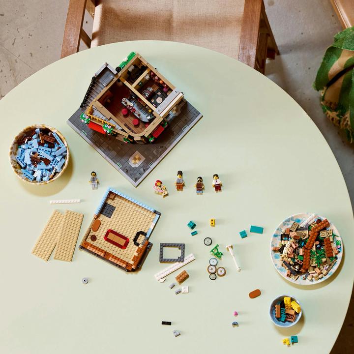 Immagine prodotto LEGO Casa d'angolo in stile Tudor (10350, LEGO Icons, Set LEGO rari)