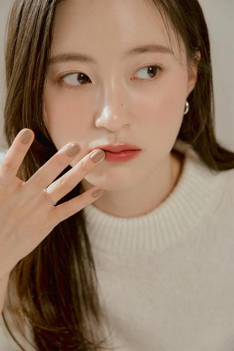 Actual product image Rom&Nd Dewyful Water Tint Lip Gloss Longlasting Lip Tint Moisturising Natural Gloss MLBB 0.18 fl oz - Salty (Salty Peach)