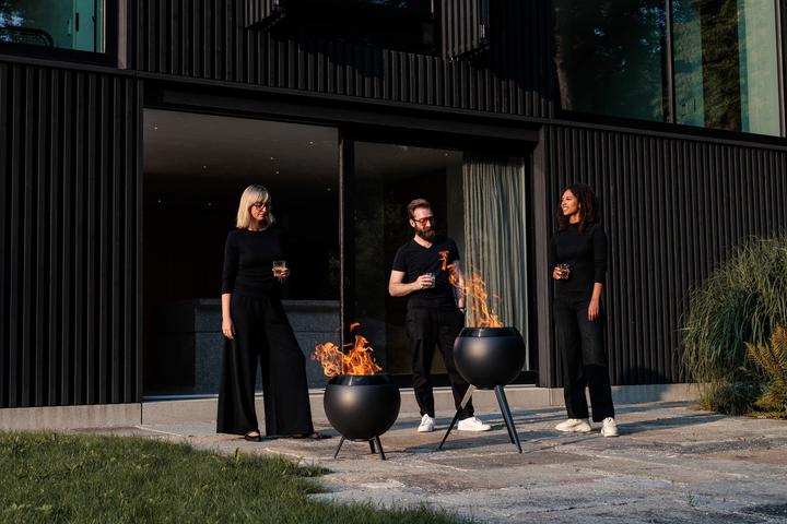 Produktbild Höfats MOON 45 all black Feuerkorb mit niedrigem Fuss (51 cm)