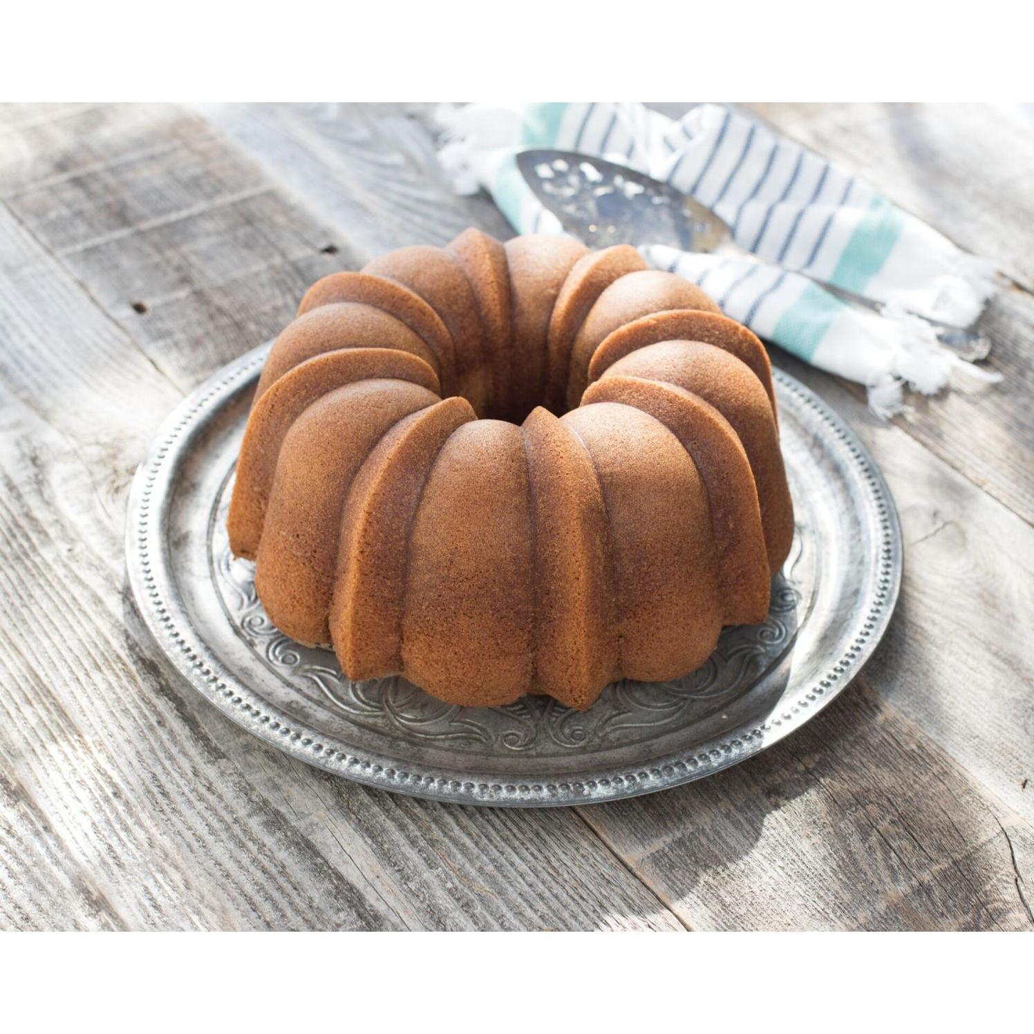Thumbnail - Nordic Ware Backform Anniversary Bundt Pan - 12 Cup, Backform, Gold