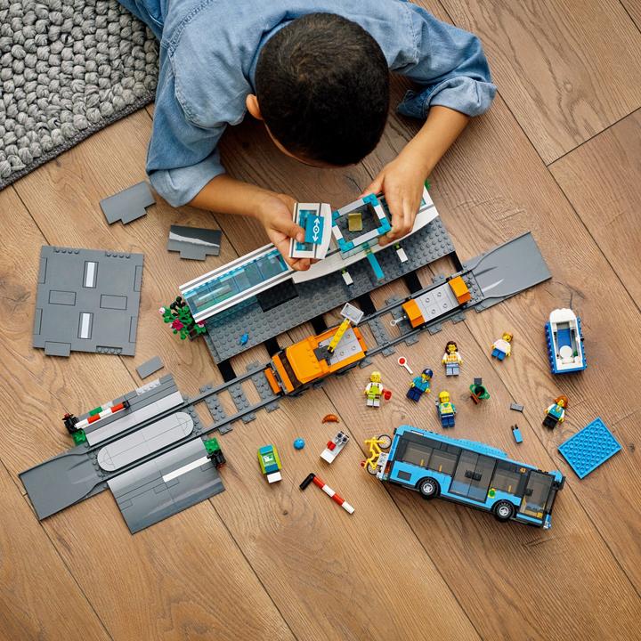 Actual product image LEGO Station (60335, LEGO City)