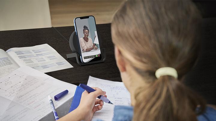 Produktbild Belkin BoostCharge 3-in-1 Wireless Charger + Ständer + Lautsprecher (10 W)