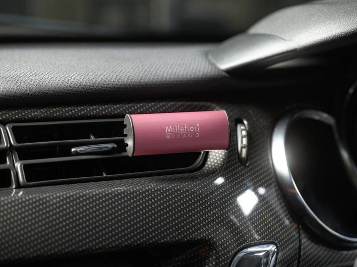 Actual product image Millefiori Magnolia Blossom & Wood