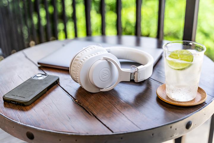 Actual product image Audio-Technica ATH-M20xBT (No noise cancellation, 60 h, Cable, Wireless)