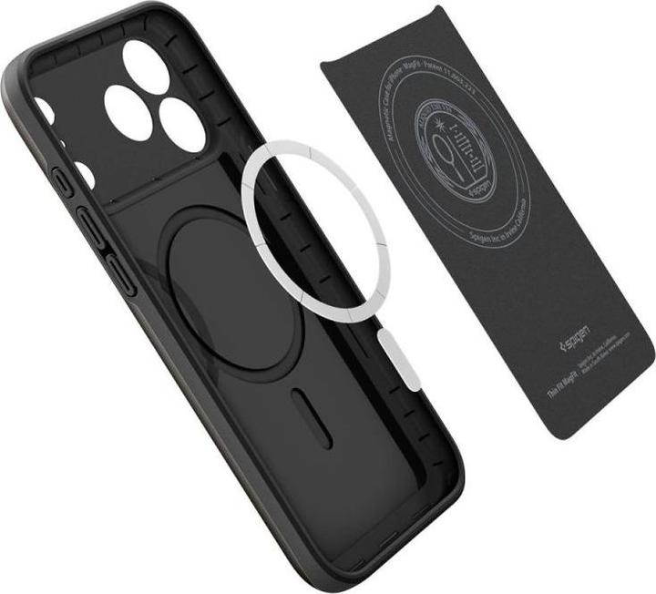 Actual product image Spigen Thin Fit (Apple iPhone 17 Pro Max)