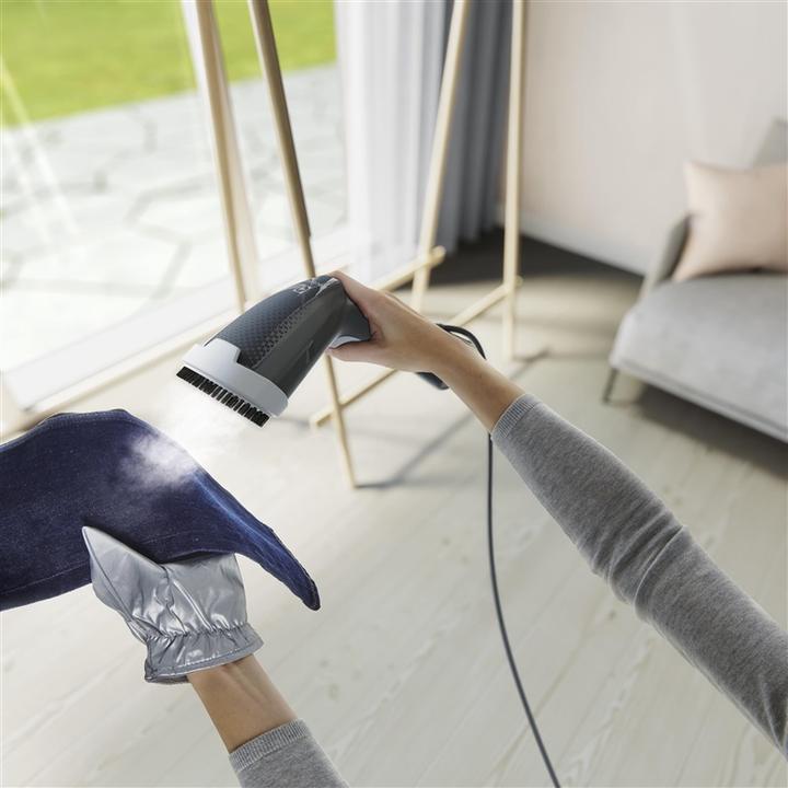 Actual product image Electrolux Refine 600 Portable Steam Brush (1200 W, 20 g/min)