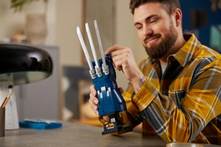 Actual product image LEGO Marvel Super Heroes Wolverine's Adamantium Claw (76250, LEGO Marvel)