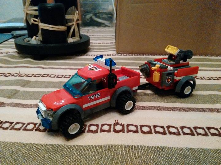 Produktbild LEGO Feuerwehr Pick-up (7942, LEGO City)