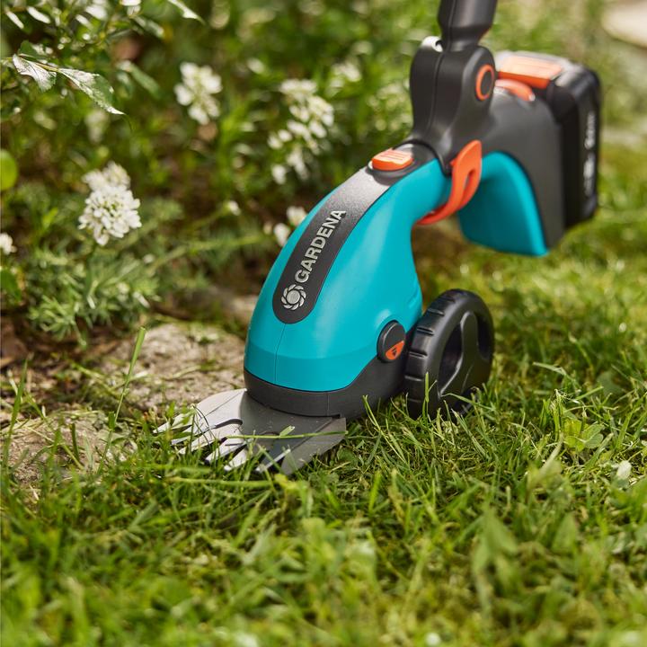 Produktbild Gardena Akku-Grasscheren-Set PowerCut 20/18V P4A solo (Akkubetrieb)